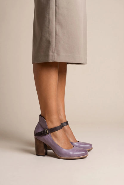 Taryna | Zweifarbige Pumps Mit Asymmetrischem Schnitt