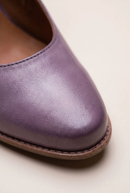 Taryna | Zweifarbige Pumps Mit Asymmetrischem Schnitt