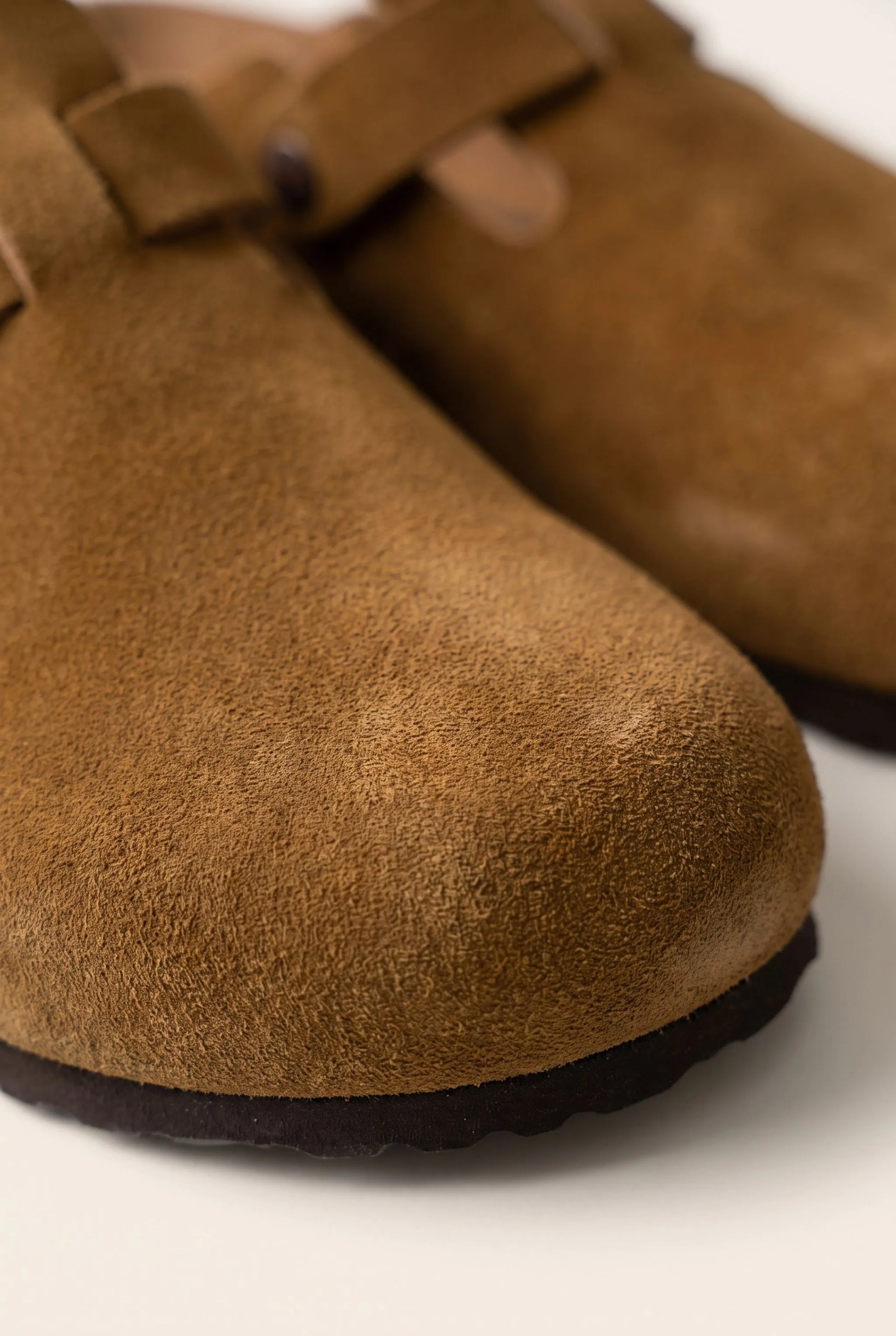 Treado | Geschlossene Clogs Mit Verstellbarer Riemenschnalle