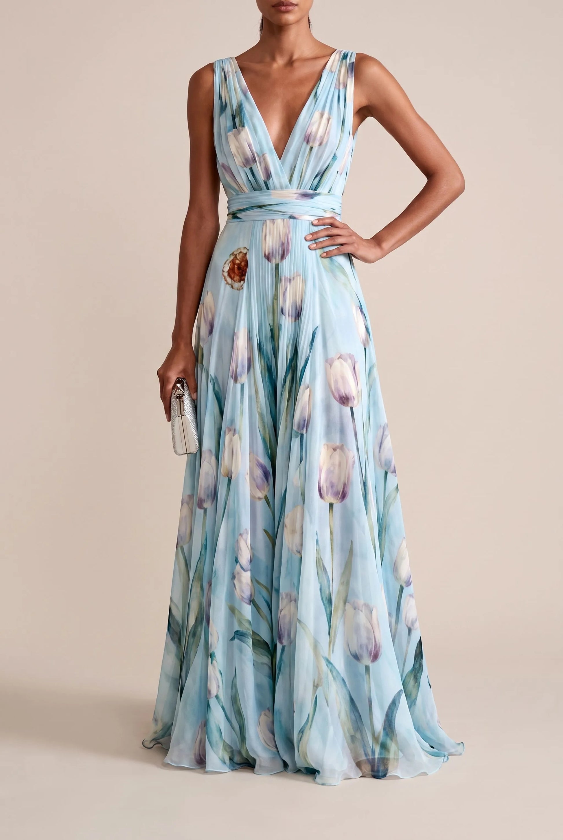 Tulania | Bodenlanges Abendkleid Mit Tiefem V-Ausschnitt