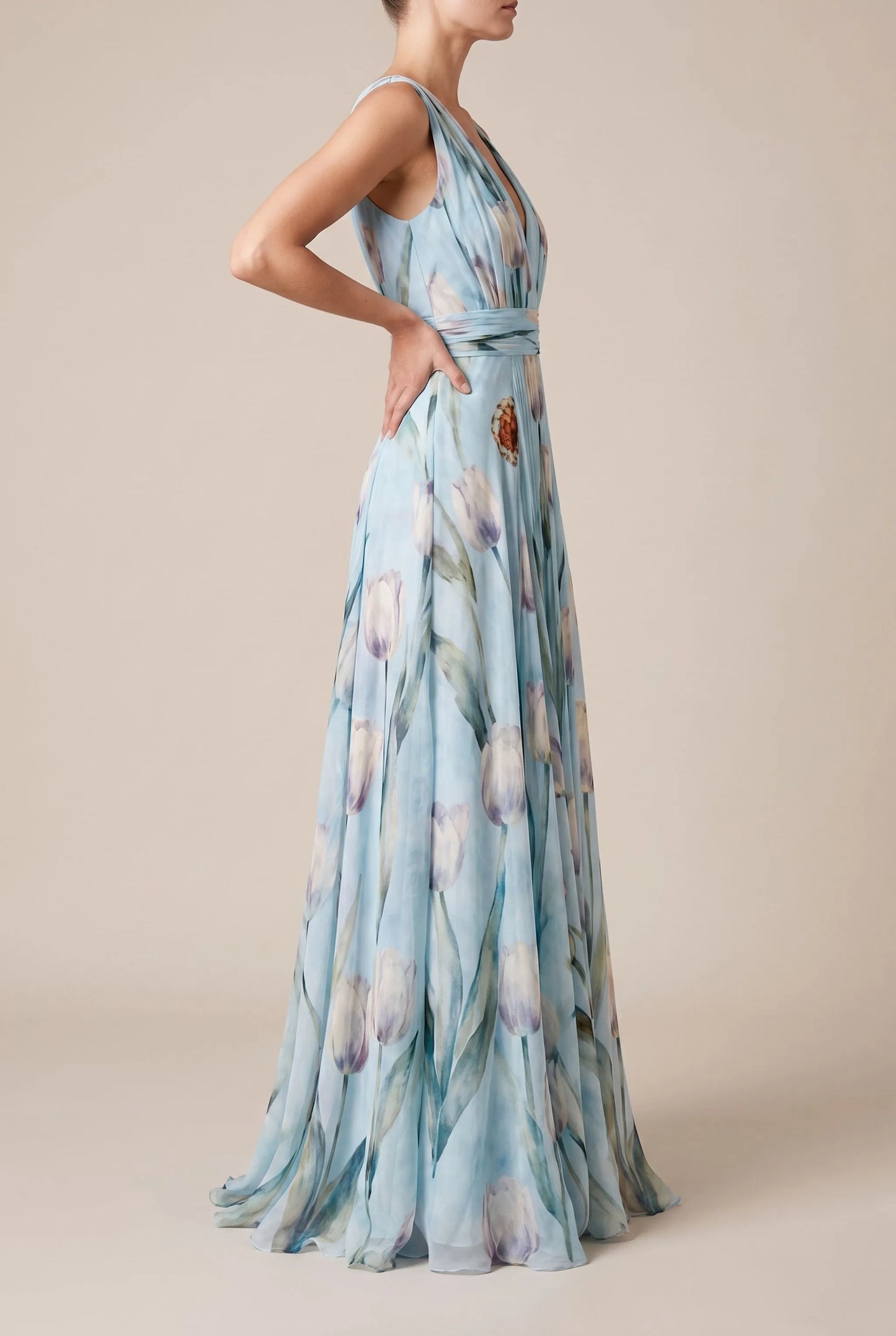 Tulania | Bodenlanges Abendkleid Mit Tiefem V-Ausschnitt