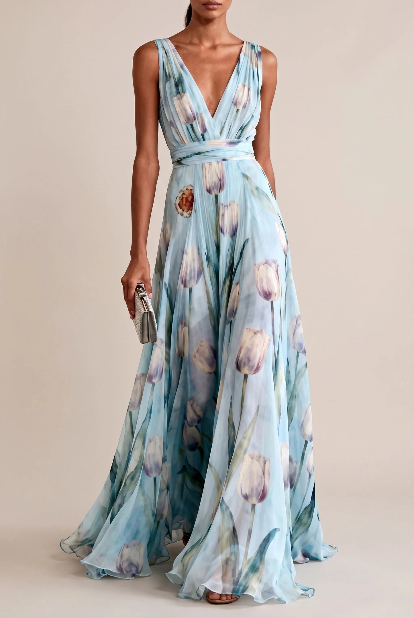 Tulania | Bodenlanges Abendkleid Mit Tiefem V-Ausschnitt