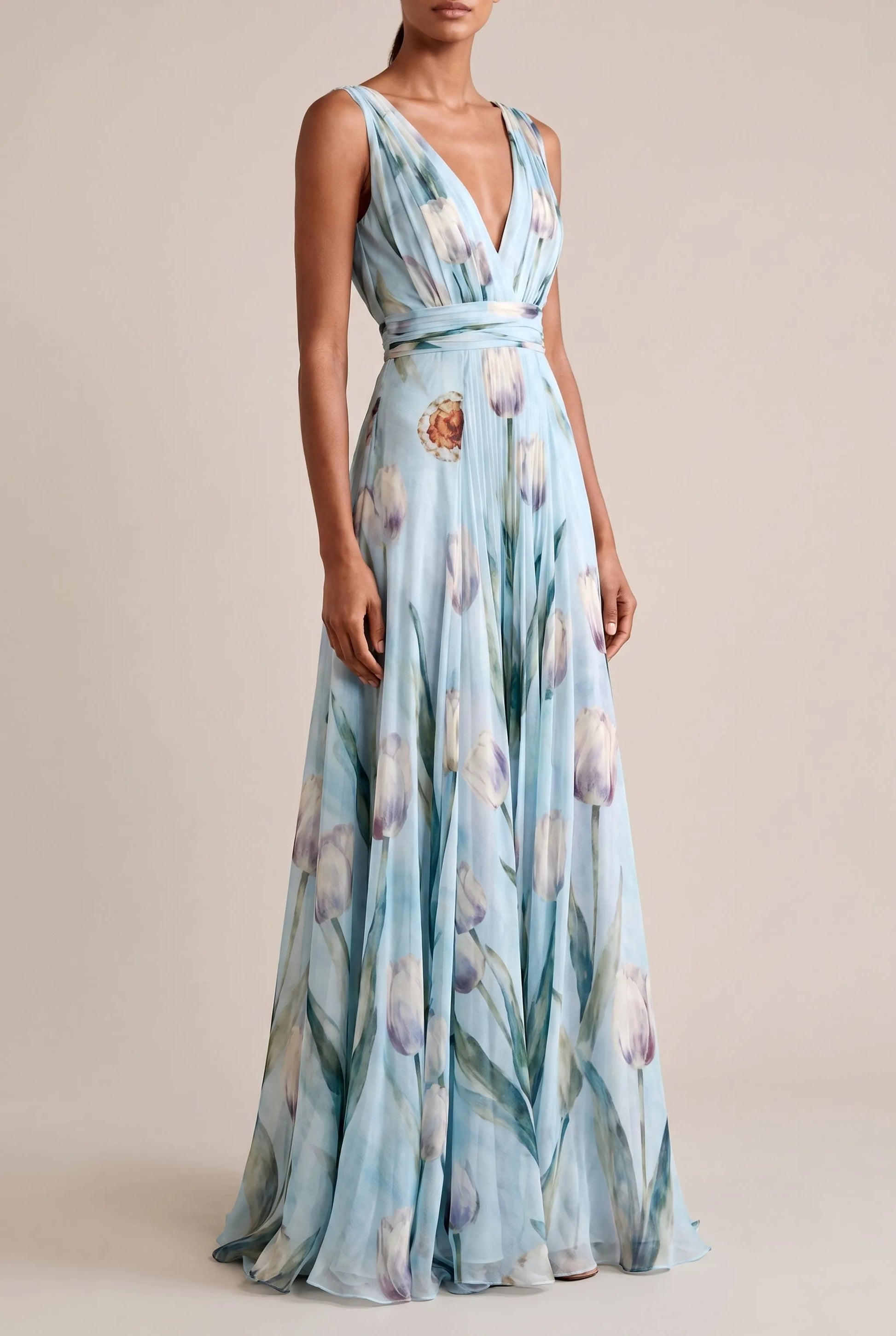 Tulania | Bodenlanges Abendkleid Mit Tiefem V-Ausschnitt