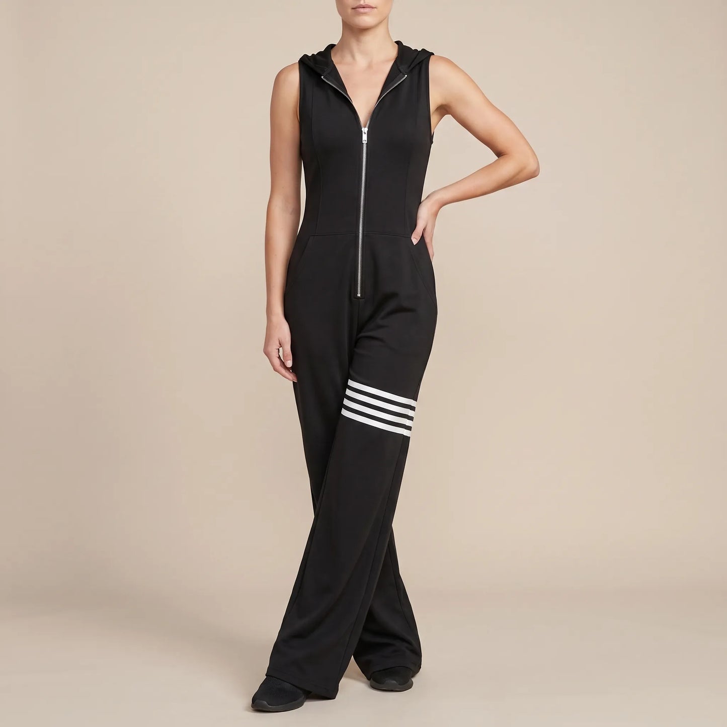 Valura | Ärmelloser Sport Jumpsuit Im Retro-Stil