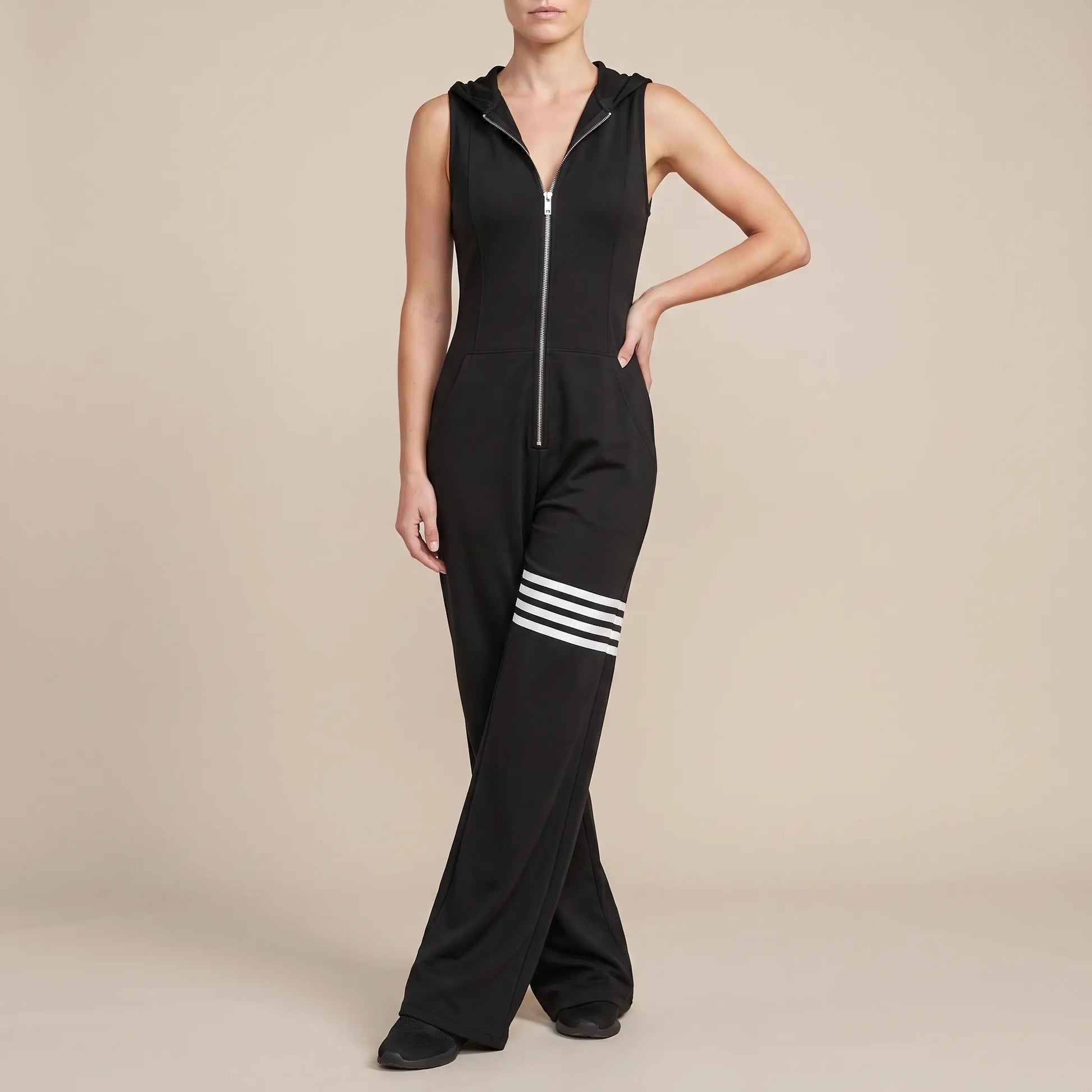 Valura | Ärmelloser Sport Jumpsuit Im Retro-Stil