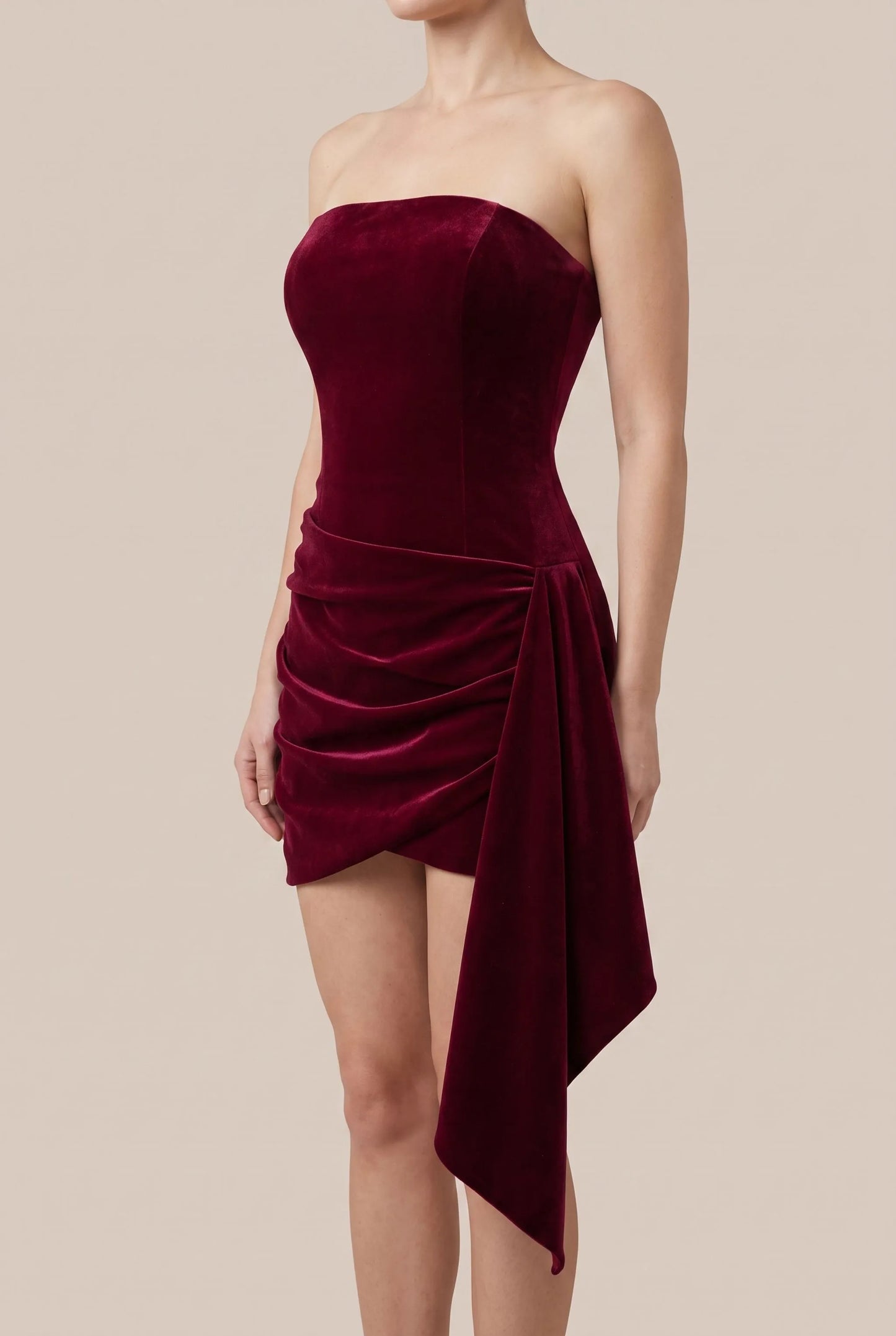 Valuria | Trägerloses Asymmetrisches Minikleid