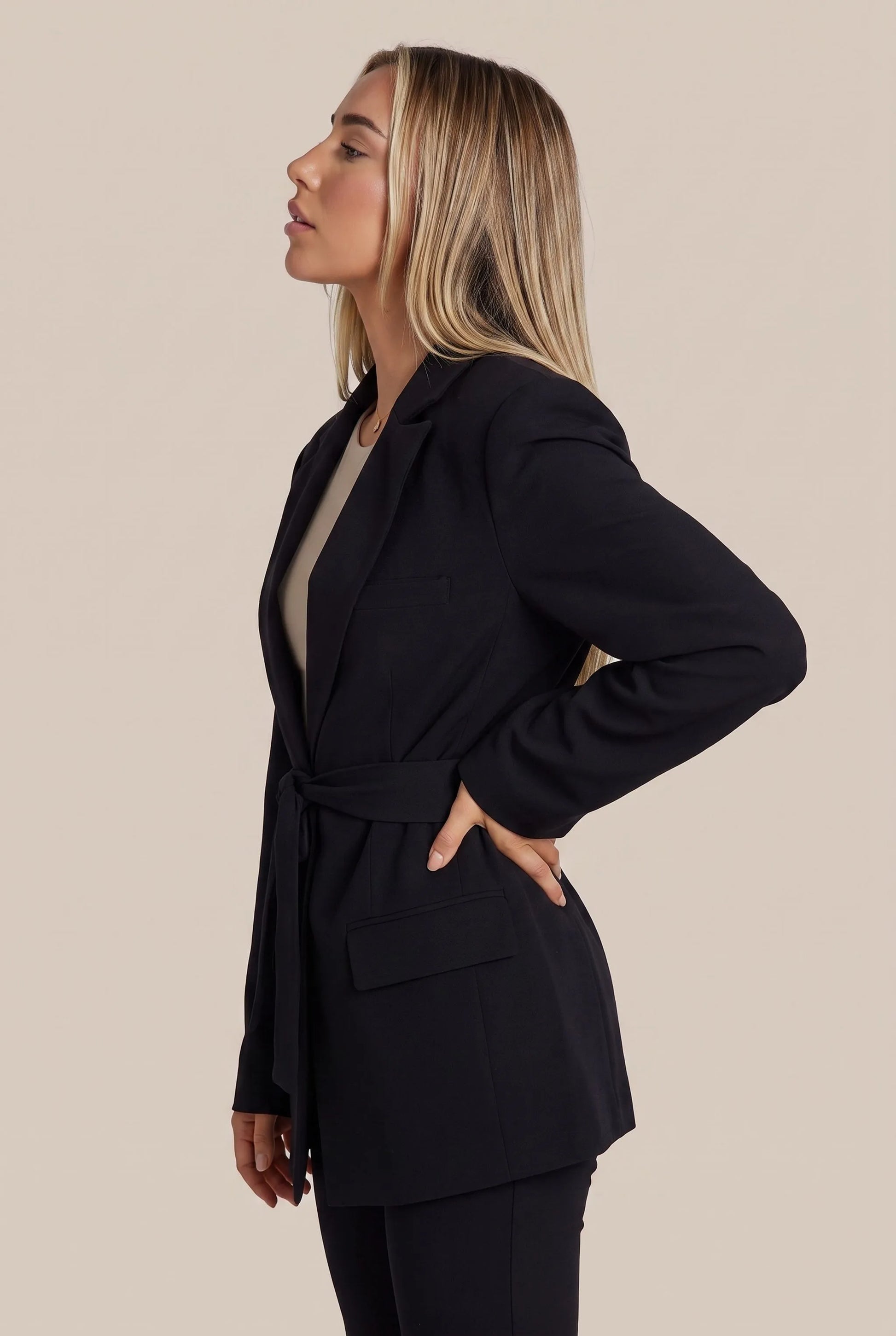 VelaTalia | Sportlich Eleganter Damenblazer Mit Bindegürtel