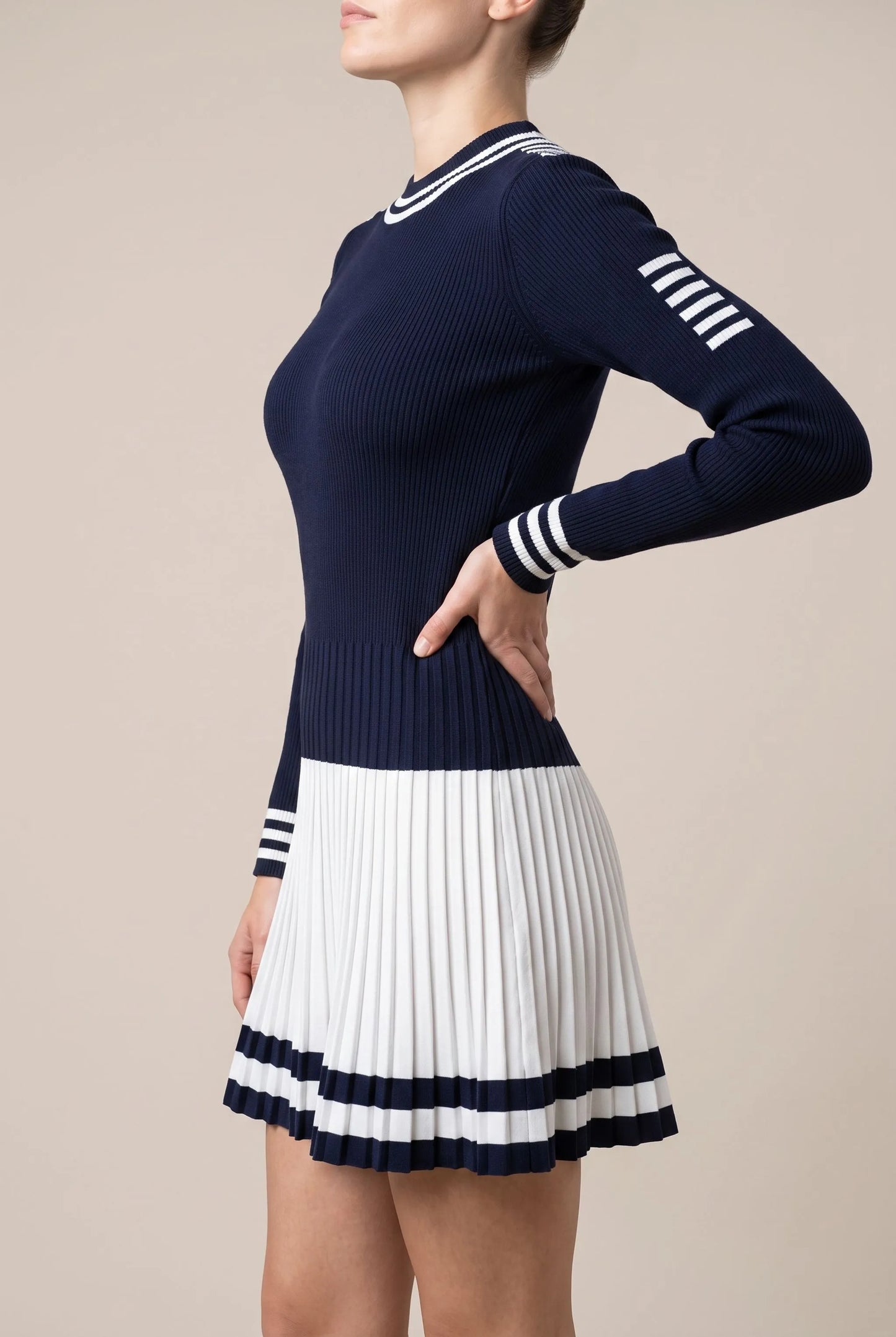 Vellire | Zweifarbiges A-Linien-Strickkleid
