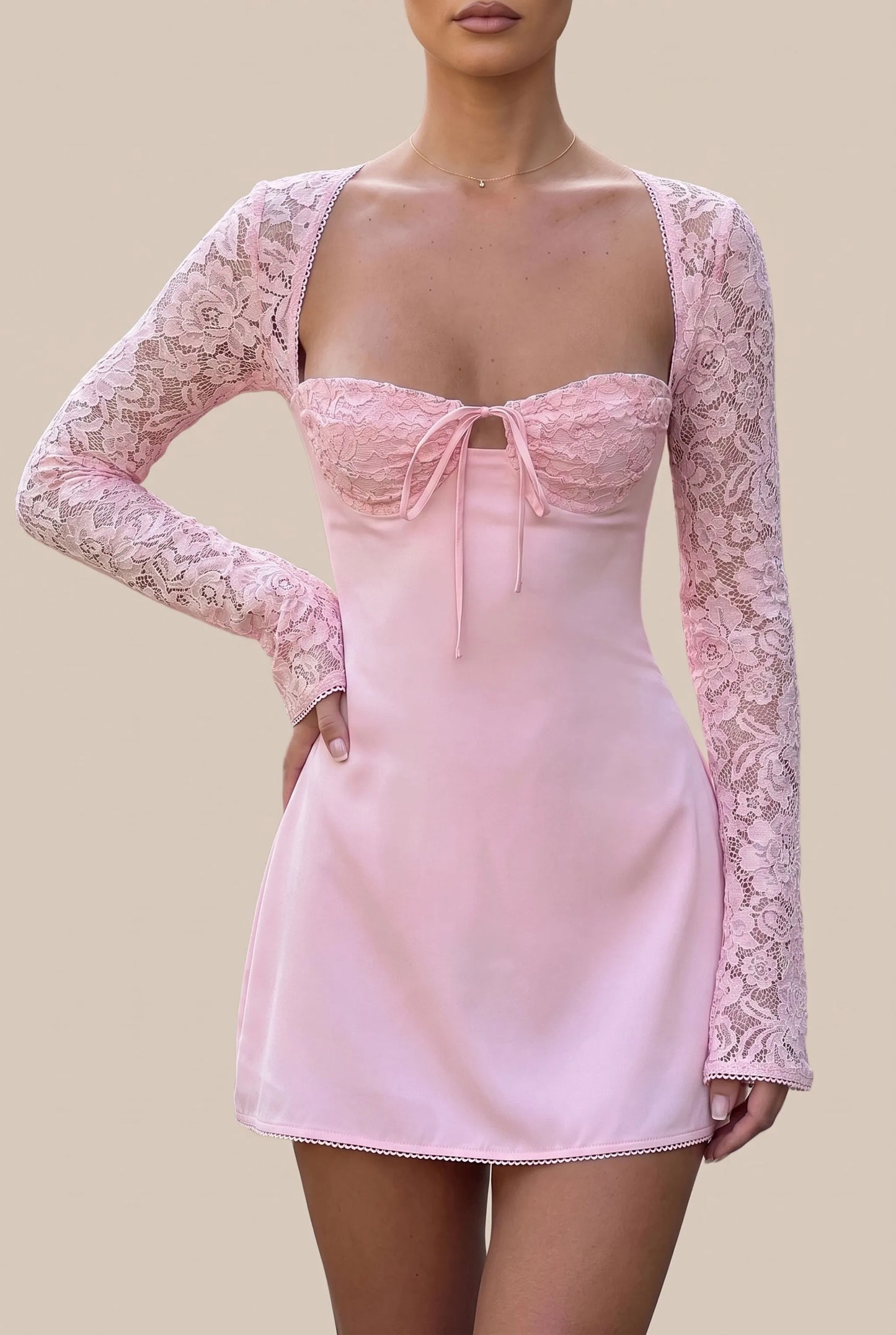 Vessia | Elegantes Minikleid Mit Langen Ärmeln