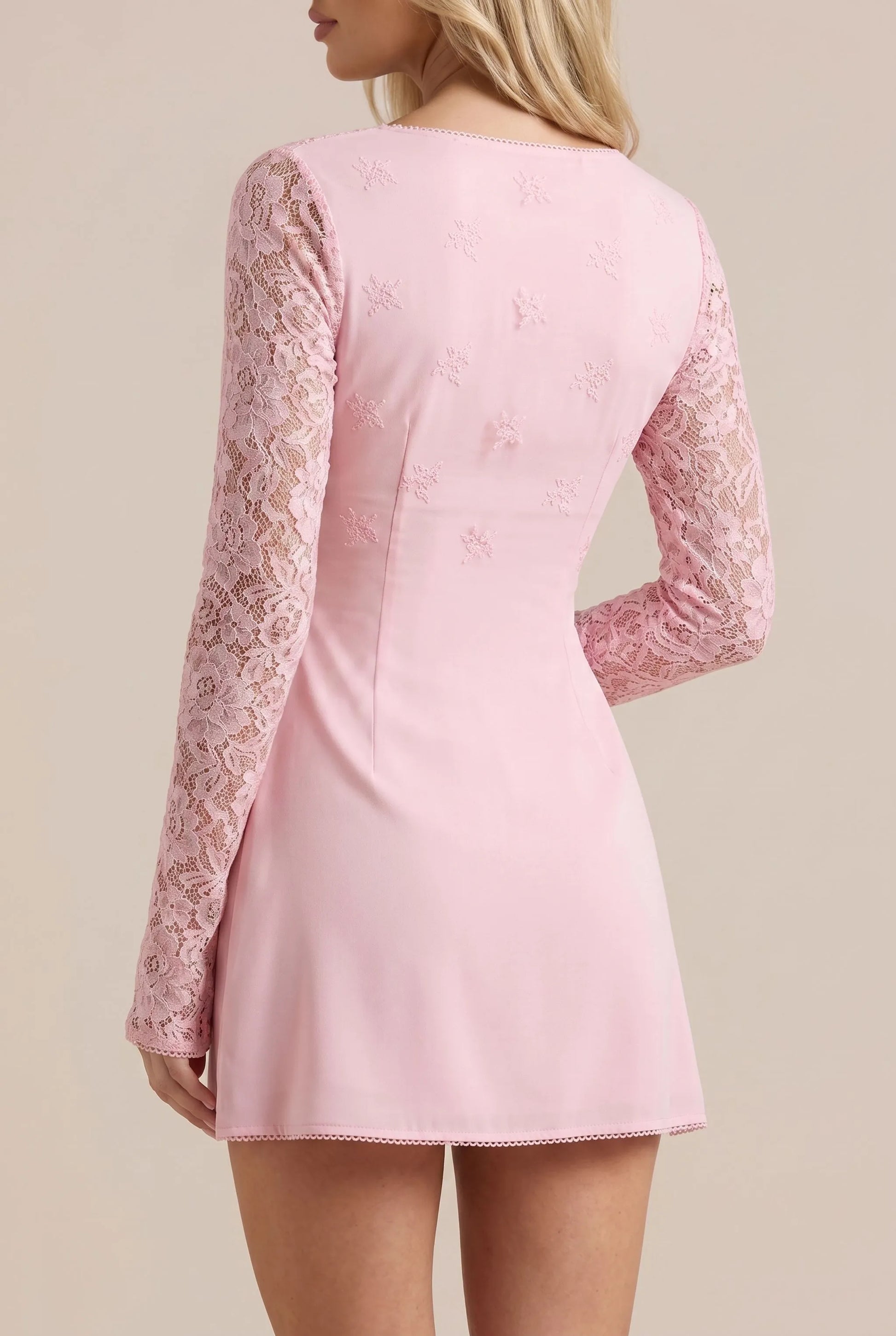 Vessia | Elegantes Minikleid Mit Langen Ärmeln
