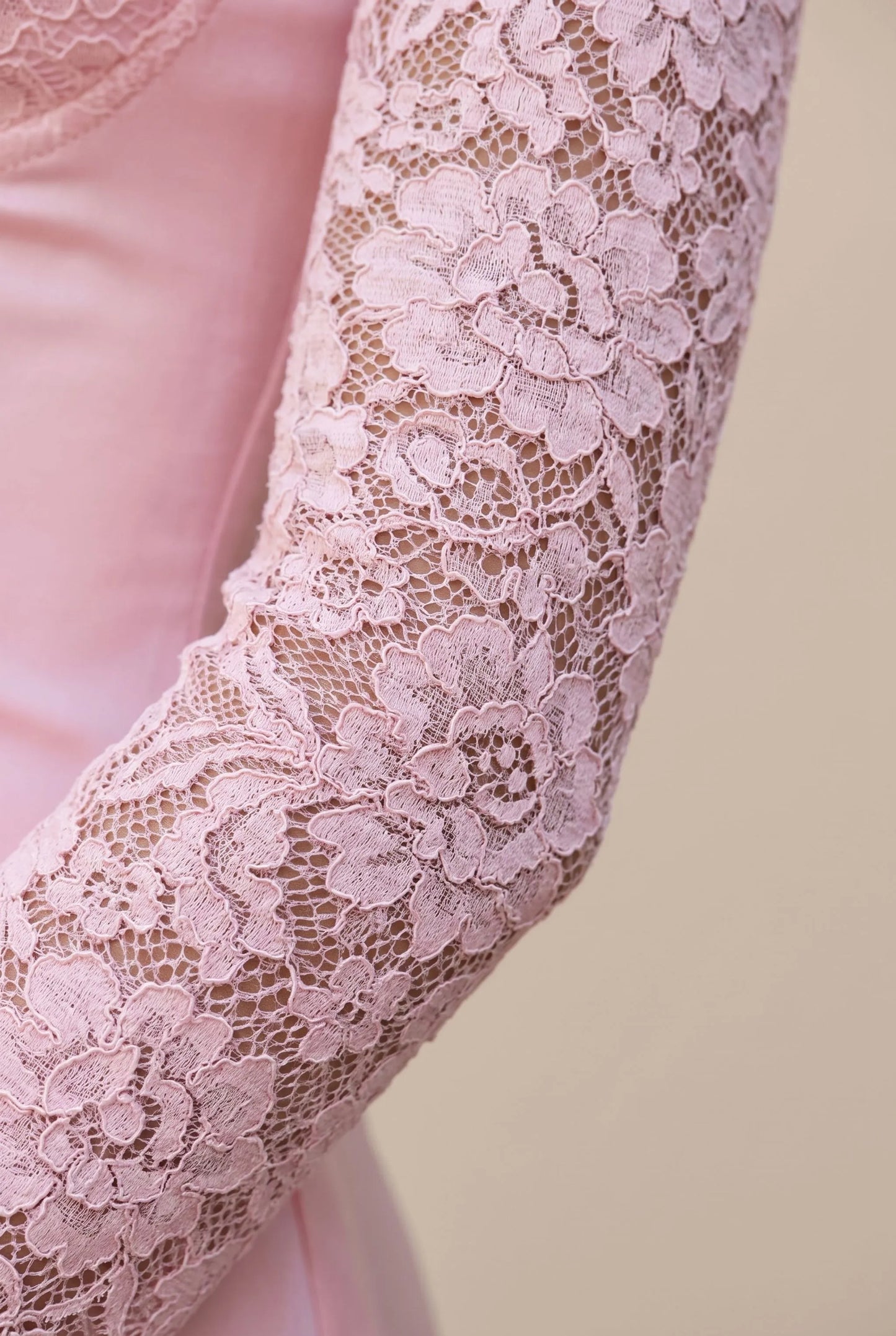 Vessia | Elegantes Minikleid Mit Langen Ärmeln