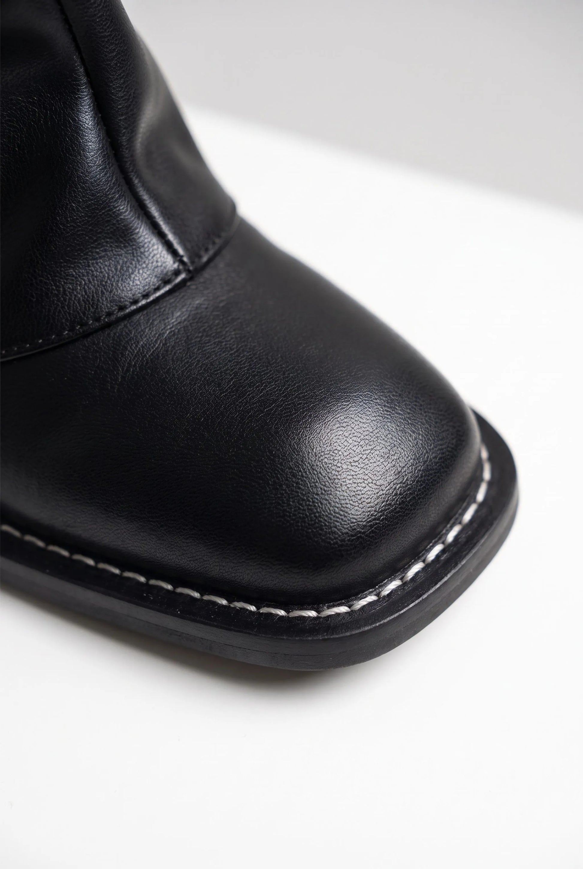 Vionet | Lässige Kniestiefel Mit Breitem Absatz