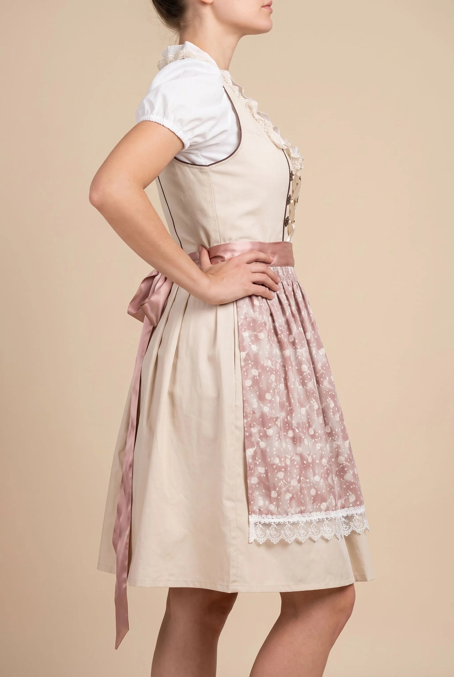 WiesnStyle | Traditionelles Dirndl Mit Schürze