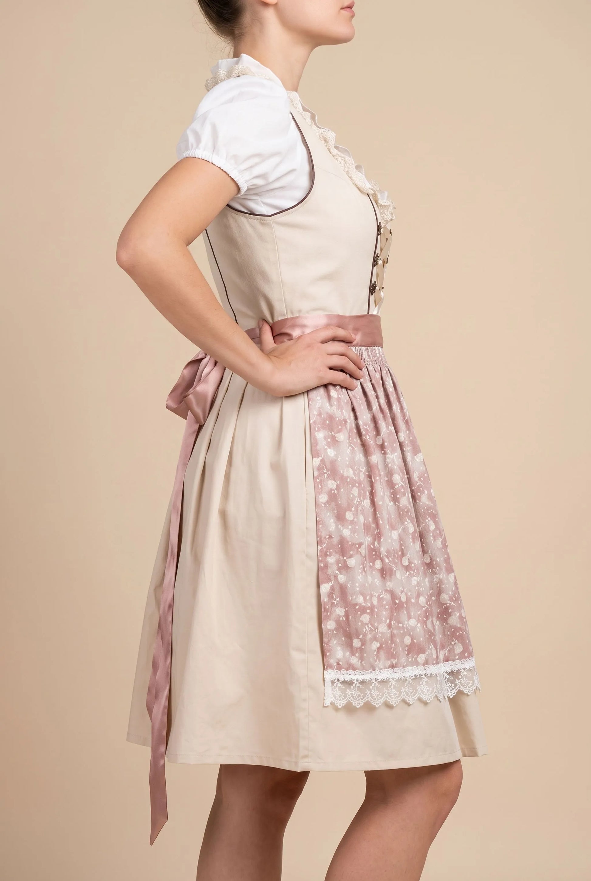 WiesnStyle | Traditionelles Dirndl Mit Schürze
