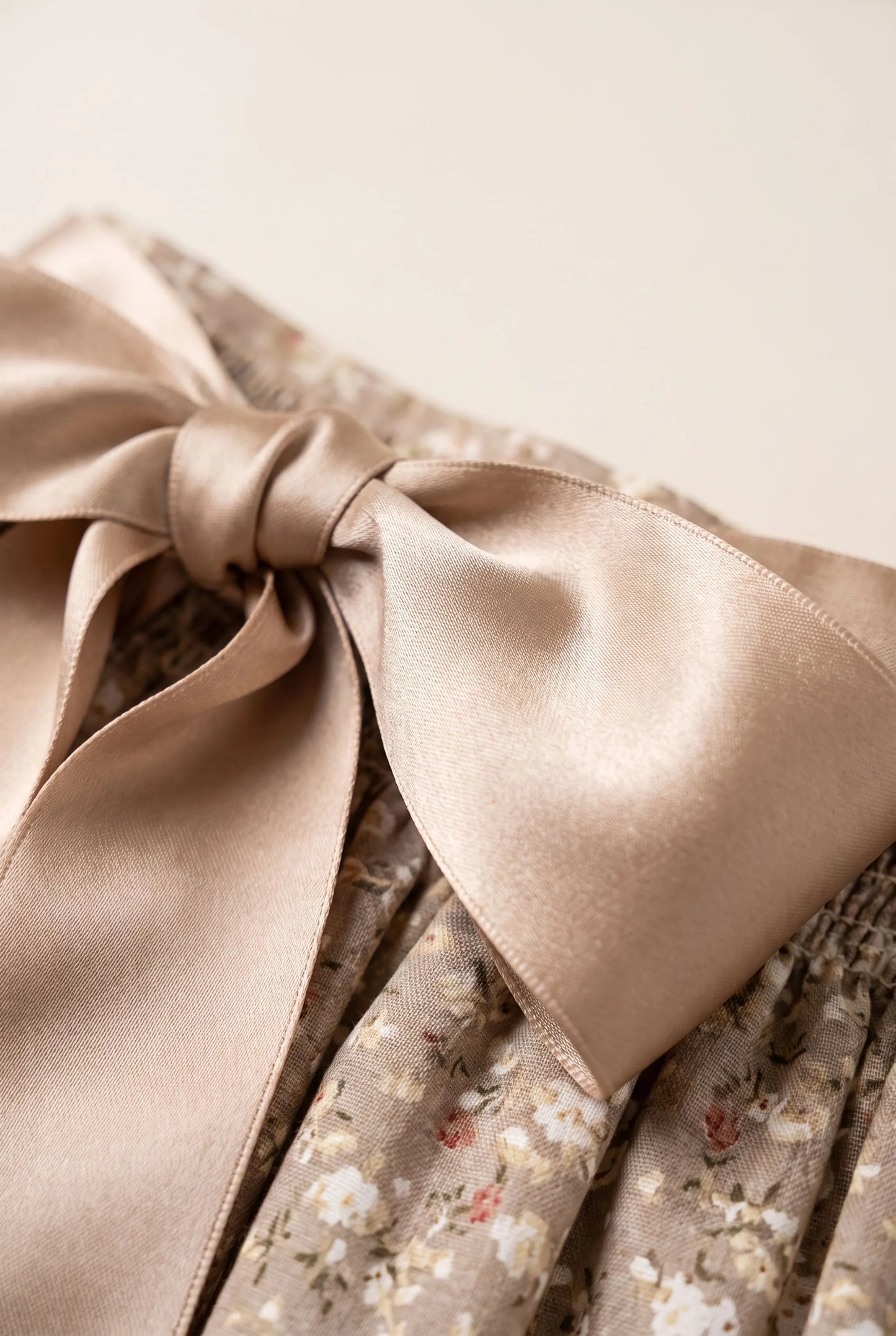 WiesnStyle | Traditionelles Dirndl Mit Schürze